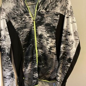 Woman’s medium Nike windbreaker